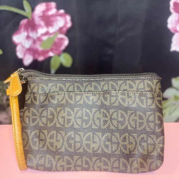 Giani Bernini Wristlet - Picture 2 of 3